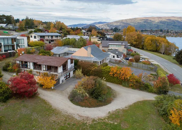 Lakeside Escape - Bach Holiday home