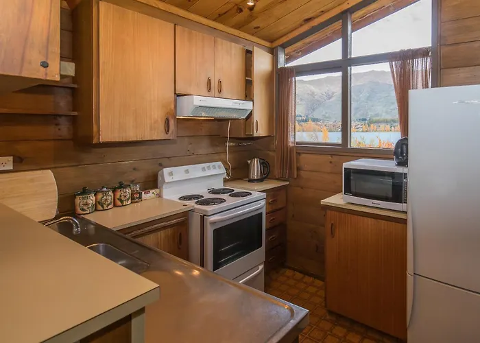 Holiday home Lakeside Escape - Bach Wanaka
