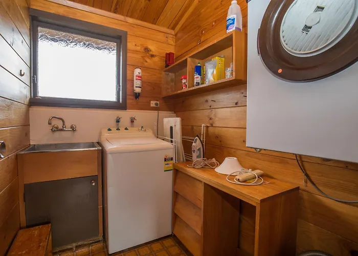 Lakeside Escape - Bach Wanaka